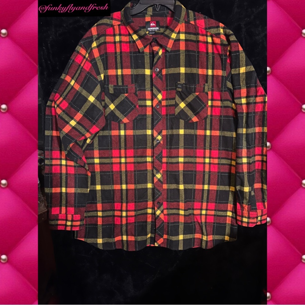 Men’s Quicksilver colorful flannel in size XXL in fabulous condition like new!